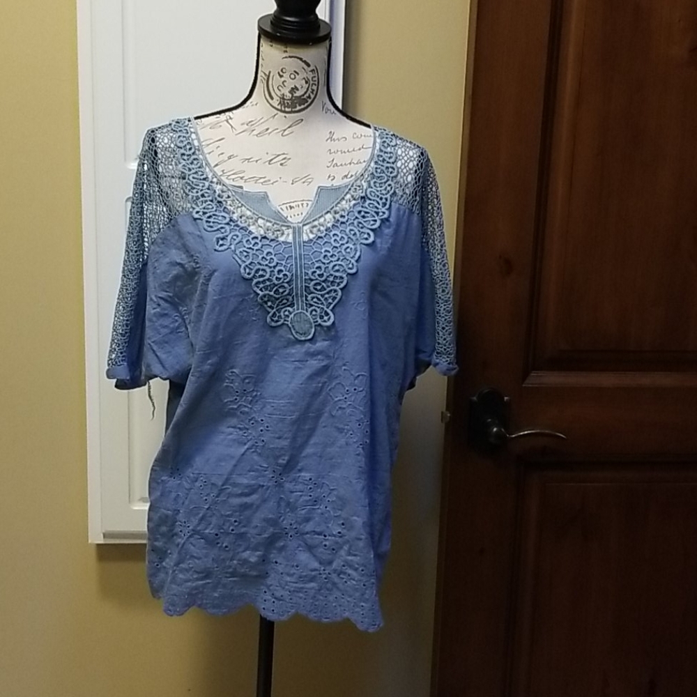 ❤️Embroidered mesh/ cotton top❤️